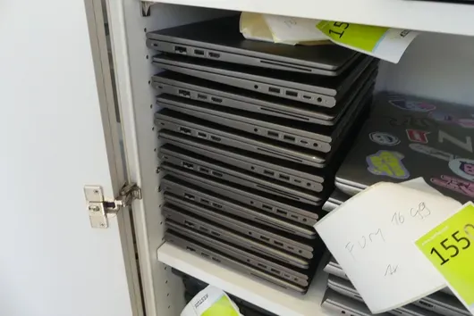 13x laptop, bez akcesoriów