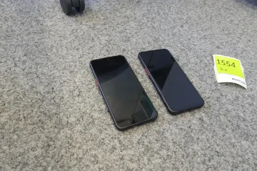 2x SAMSUNG Xcover 7, without accessories