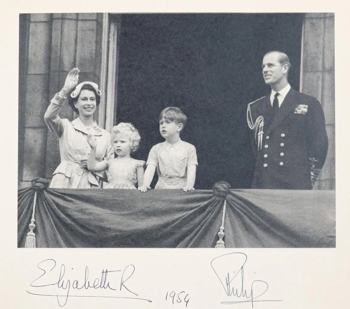 Elizabeth und Philip – mit Ihren Kindern