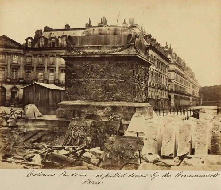 La Commune de Paris. – 2 fotografie