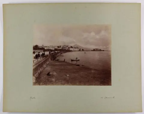 Neapel. – 8 Photographien verschiedene Ansichten Napels, um 1880
