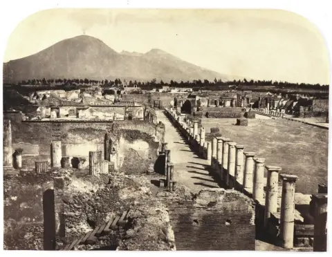 Pompei. – 28 Photographien