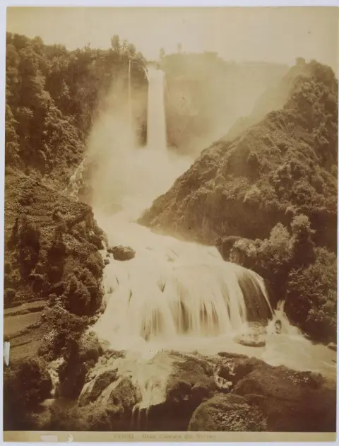 Tivoli. – 11 photographies