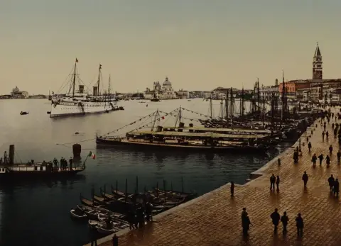 Venise. – 10 photographies colorées vers 1900