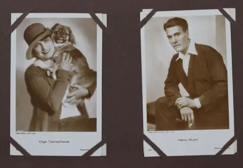 Album – avec env. 50 photographies de studio insérées