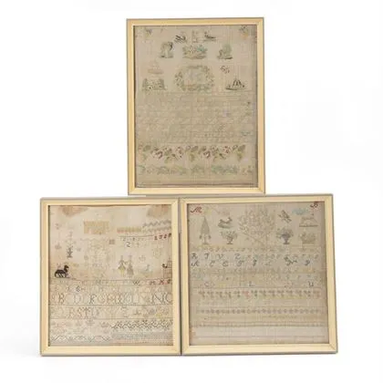 Trzy oprawione tkaniny sampler