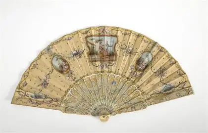 Historické rokokové vějíř s pastýřskými scénami