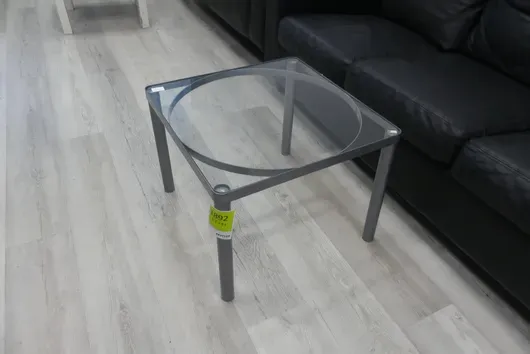 Vedlejší stolek