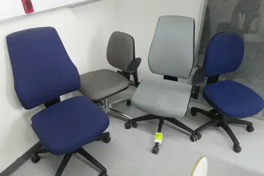 4x krzesło biurowe
