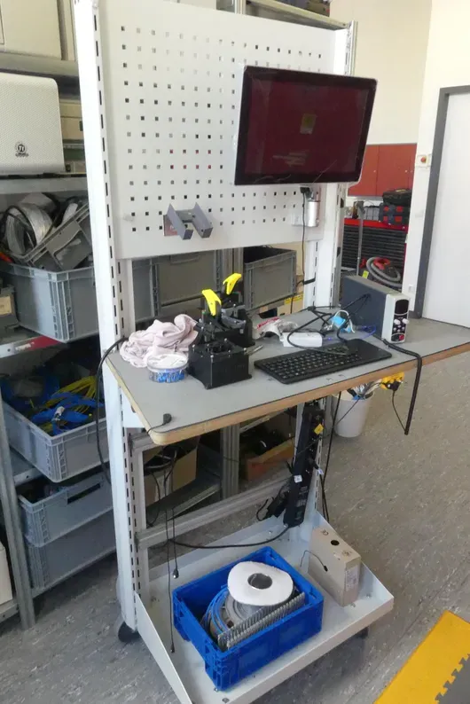 Workshop terminal with contents
