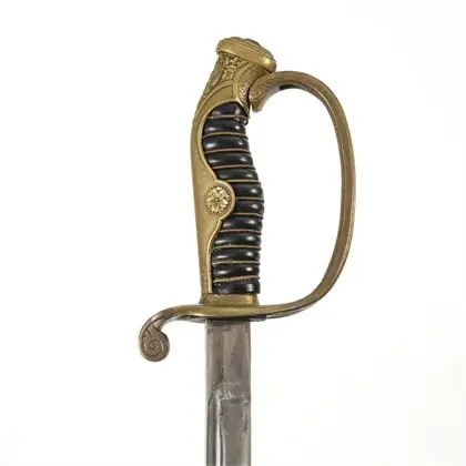 Sabre léger avec décor floral et fourreau