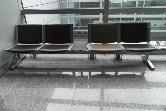 Kusch&Co Flughafenbank, 4 Sitzplätze