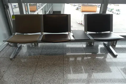 Banc d'aéroport Kusch&Co, 3 places