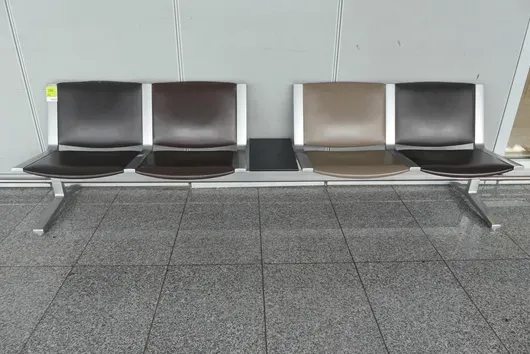 Banc d'aéroport Kusch&Co, 4 places