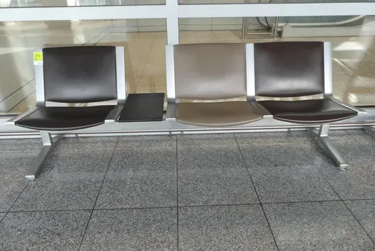 Banc d'aéroport Kusch&Co, 3 places