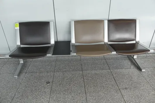 Banc d'aéroport Kusch&Co, 3 places