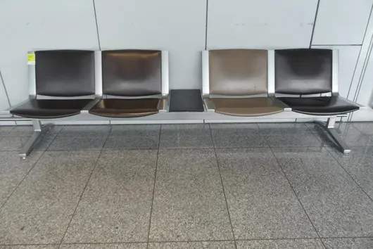 Kusch&Co Flughafenbank, 4 Sitzplätze