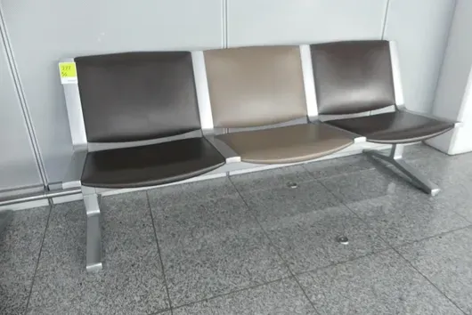 Kusch&Co Flughafenbank, 3 Sitzplätze