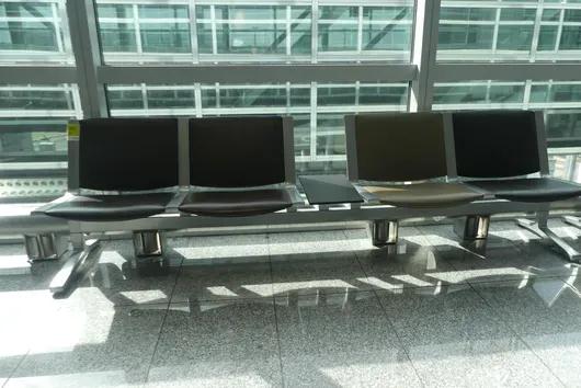 Kusch&Co Flughafenbank, 4 Sitzplätze