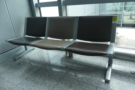 Banc d'aéroport Kusch&Co, 3 places