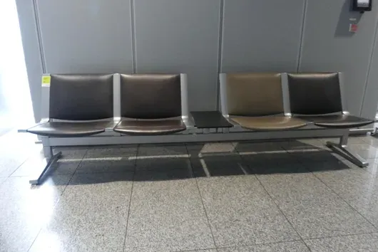 Kusch&Co Flughafenbank, 4 Sitzplätze