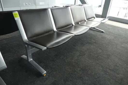 Kusch&Co Flughafenbank, 4 Sitzplätze
