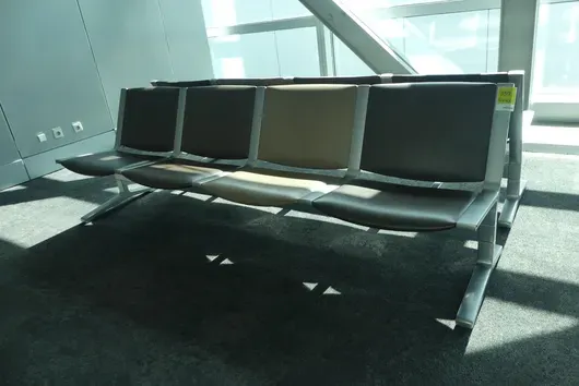 Kusch&Co Flughafenbank, 2x 4 Sitzplätze
