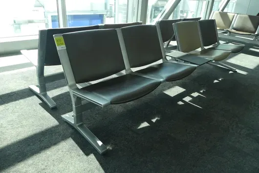 Kusch&Co Flughafenbank, 2x 4 Sitzplätze