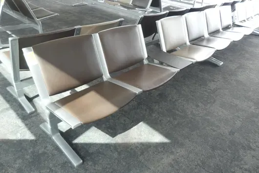 Kusch&Co Flughafenbank, 2x 4 Sitzplätze