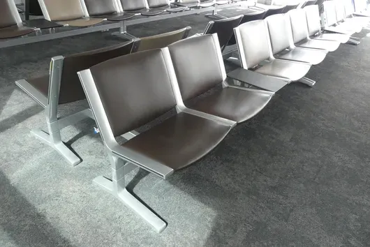 Kusch&Co Flughafenbank, 2x 4 Sitzplätze