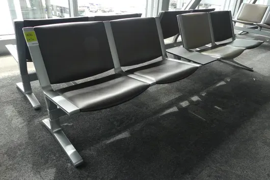 Kusch&Co Flughafenbank, 2x 4 Sitzplätze