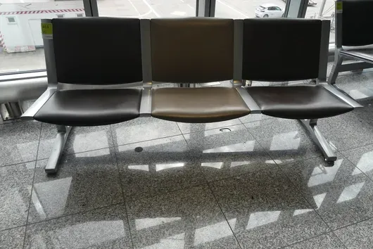 Banc d'aéroport Kusch&Co, 3 places