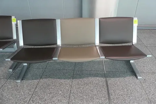 Banc d'aéroport Kusch&Co, 3 places