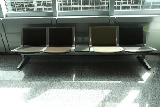 Kusch&Co Flughafenbank, 4 Sitzplätze