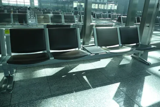 Kusch&Co Flughafenbank, 4 Sitzplätze