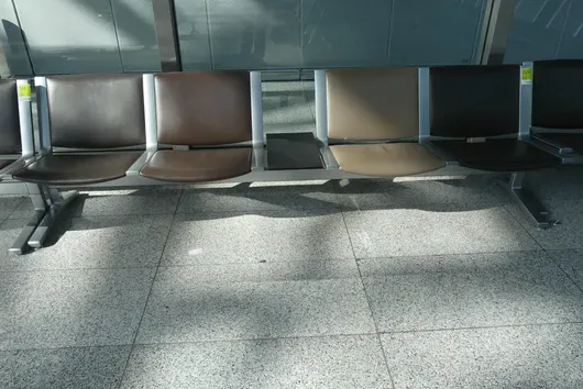 Kusch&Co Flughafenbank, 4 Sitzplätze