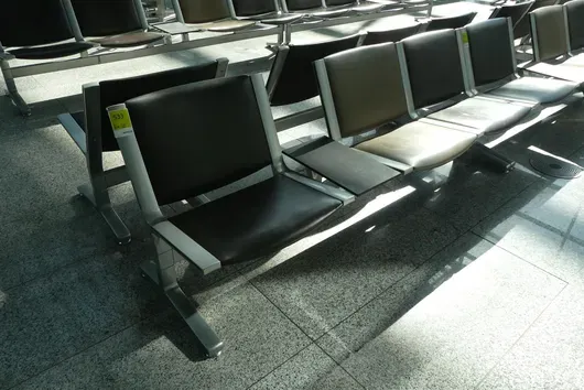 Kusch&Co Flughafenbank, 2x 3 Sitzplätze