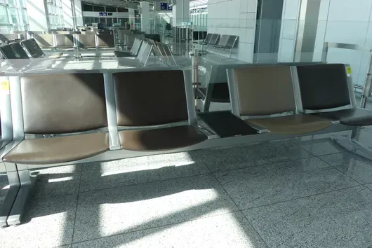 Kusch&Co Flughafenbank, 4 Sitzplätze