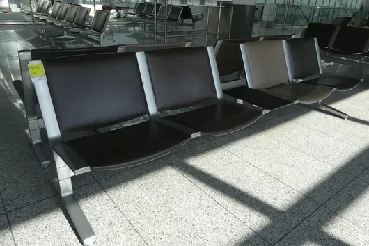 Kusch&Co Flughafenbank, 4 Sitzplätze