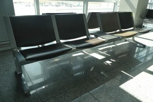 Kusch&Co Flughafenbank, 4 Sitzplätze