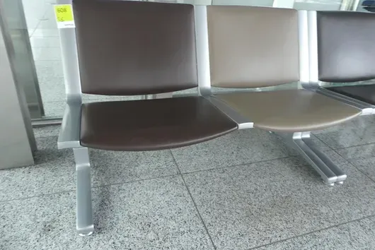 Kusch&Co Flughafenbank, 3 Sitzplätze