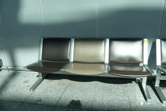 Kusch&Co Flughafenbank, 3 Sitzplätze