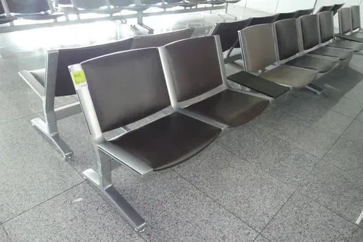 Kusch&Co Flughafenbank, 2x 4 Sitzplätze