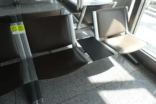 Kusch&Co Flughafenbank, 2x 2 Sitzplätze