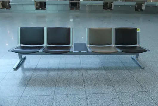 Kusch&Co Flughafenbank, 4 Sitzplätze