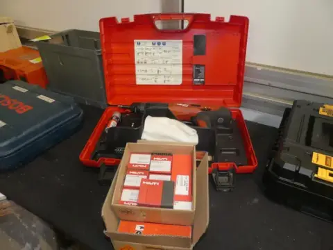 HILTI sømpistol