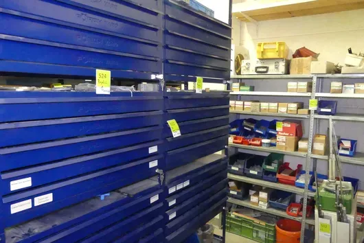 Förch Varo surtido de piezas pequeñas, 2 campos, sin contenido