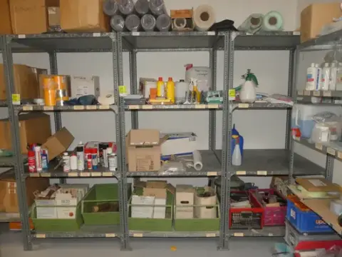 Polica, 1 polje, bez sadržaja