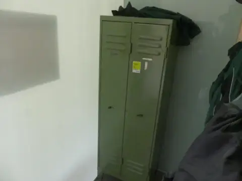 Szekrény, 2 rekeszes, tartalom nélkül