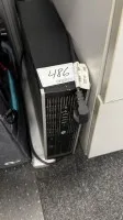 1 moniteur TFT grand écran HP, 23 pouces